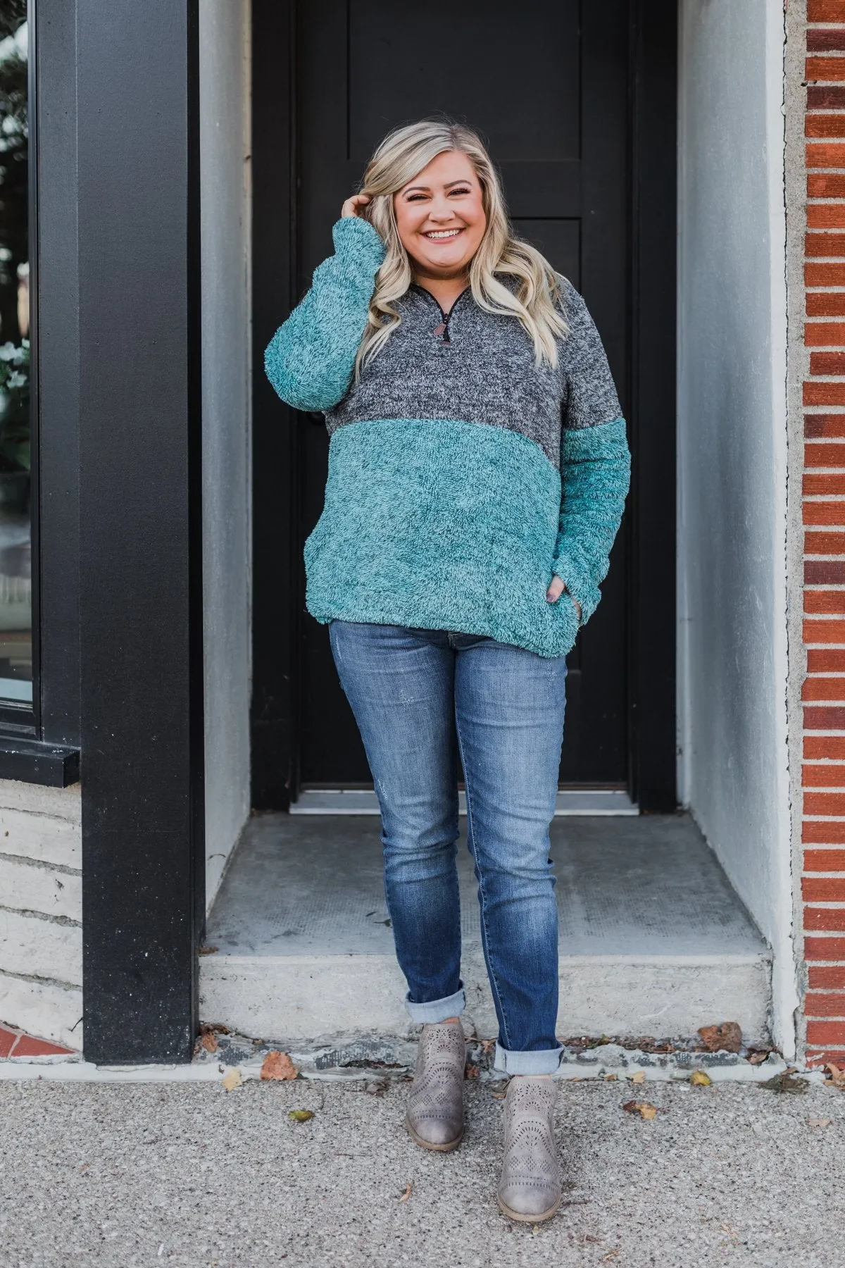 Adjustable Band Color Block Sherpa- Charcoal & Turquoise