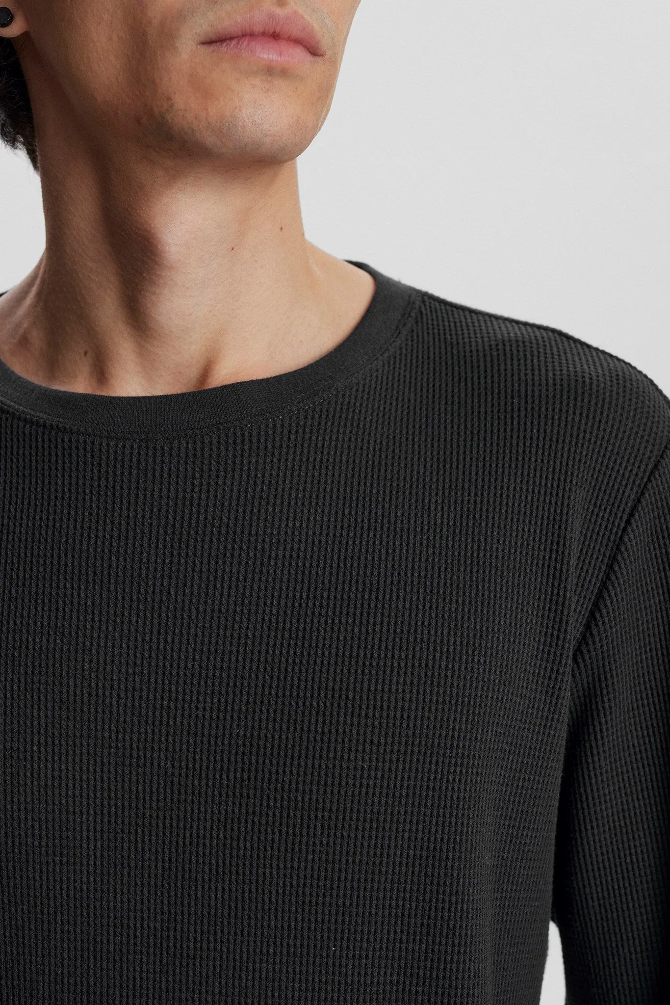 AKKIKKI L/S WAFFLE TEE - Caviar