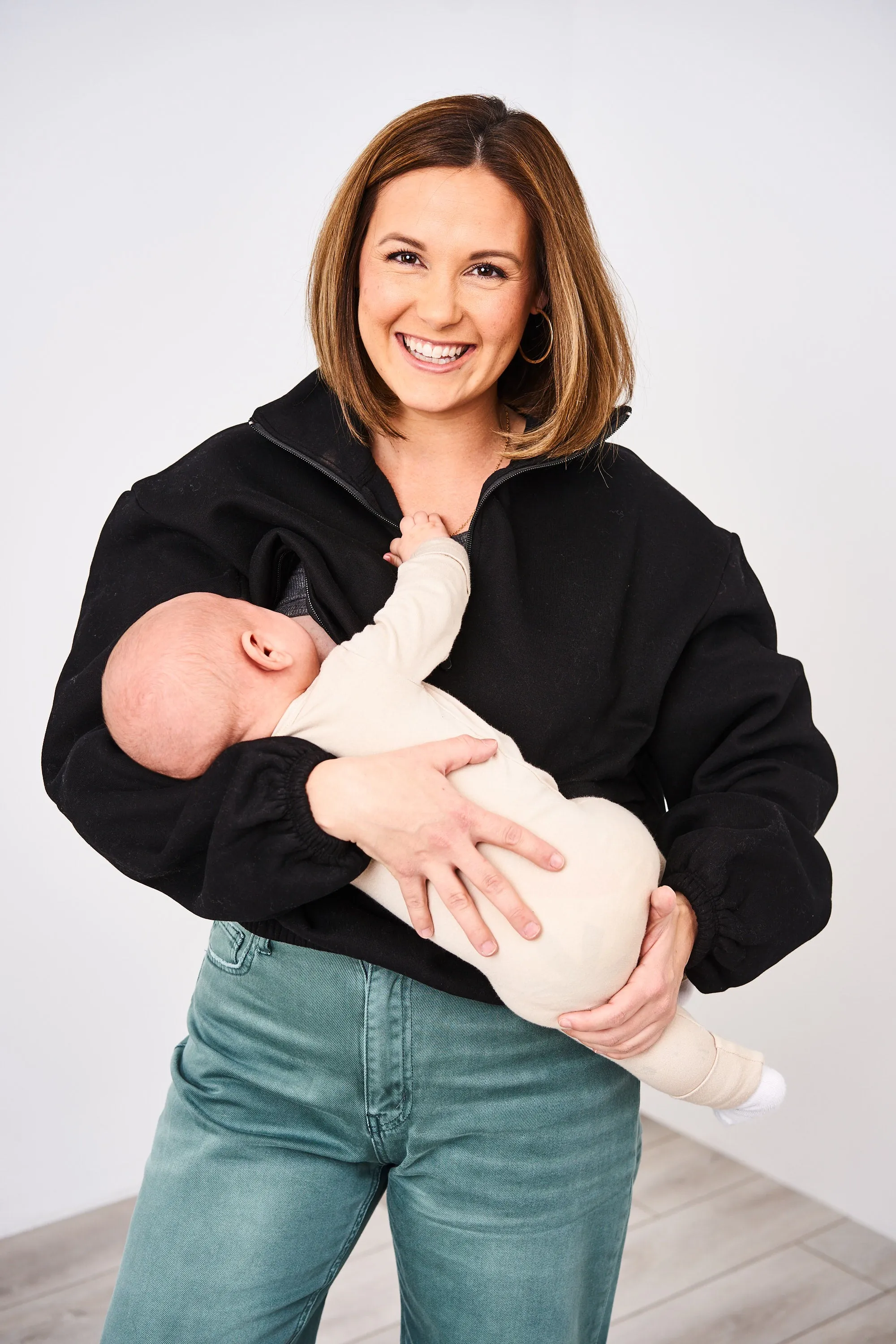 Latched Mama 635 Crop Zip Nursing Pullover