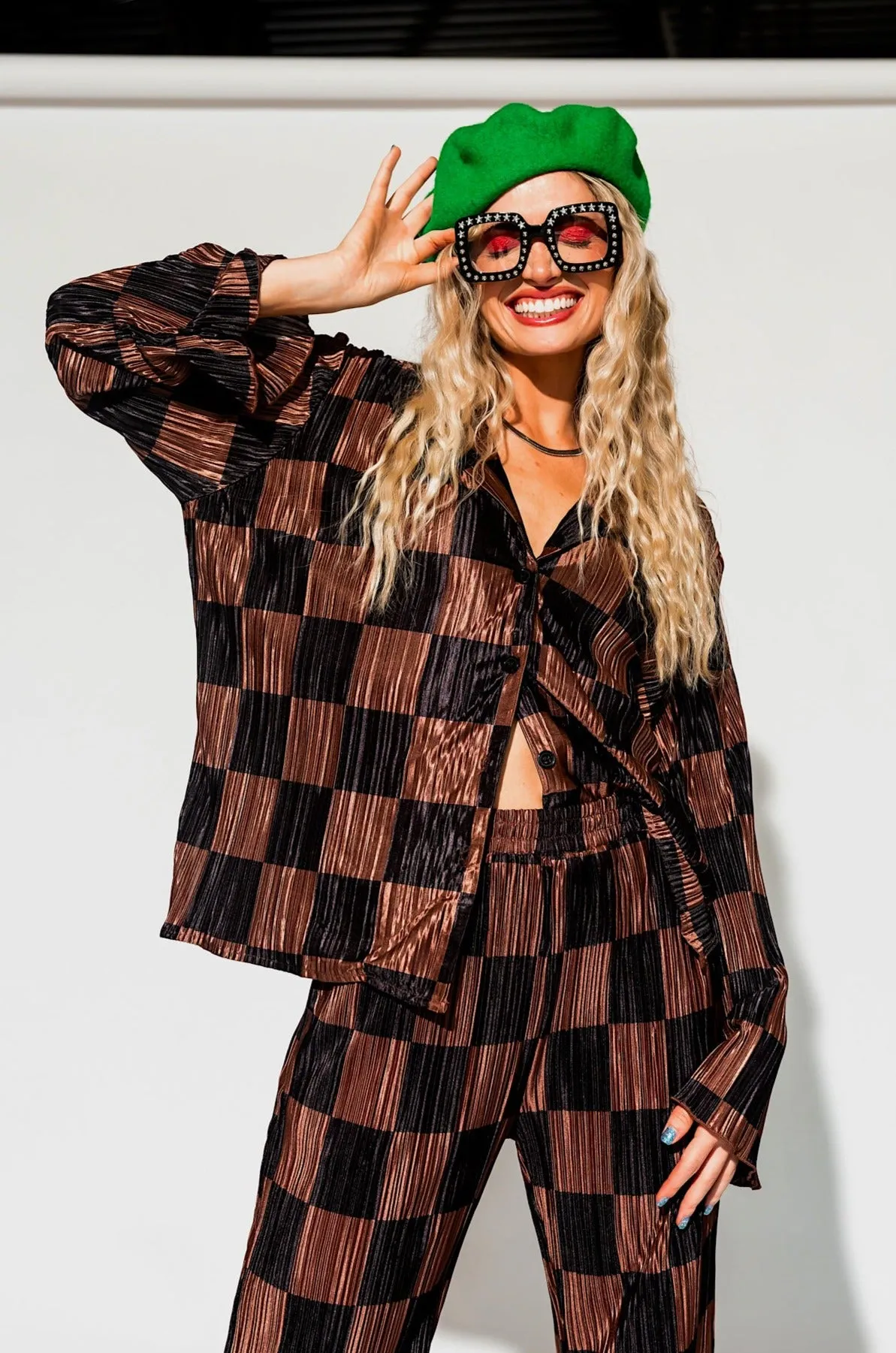 Long Sleeve Plissé Set in Mocha   Black Checkerboard